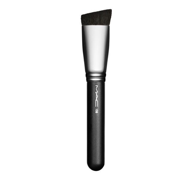 196 Slanted Flat Top Foundation Brush 196 Slanted Flat Top Foundation Brush
